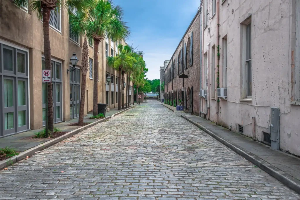 free things to do in Charleston SC waterfront park rainbow row historic district