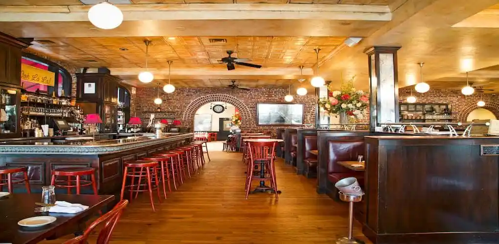 charleston restaurant interior dining